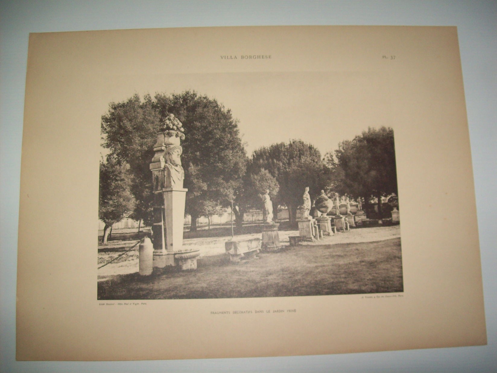 Lamina 1157: VILLA BORGHESE. FRAGMENTS DECORATIFS DANS LE JARDIN PRIVE