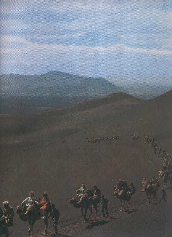 Album Grafico de España lamina 18: Ascension a la montaña de fuego, lanzarote