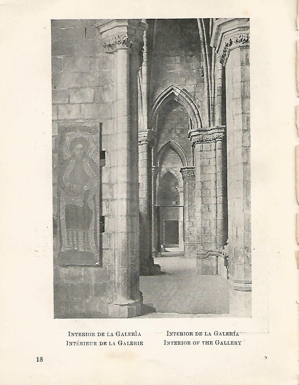 Lamina 1062: CATEDRAL DE BARCELONA. Interior de la galeria