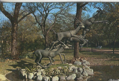 Postal 5718 : Monumento a Disney en parque ciudadela de Barcelona