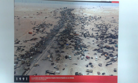 Fotos que hacen historia año 1991: Carretera de Basora con la retirada del ejercito iraqui