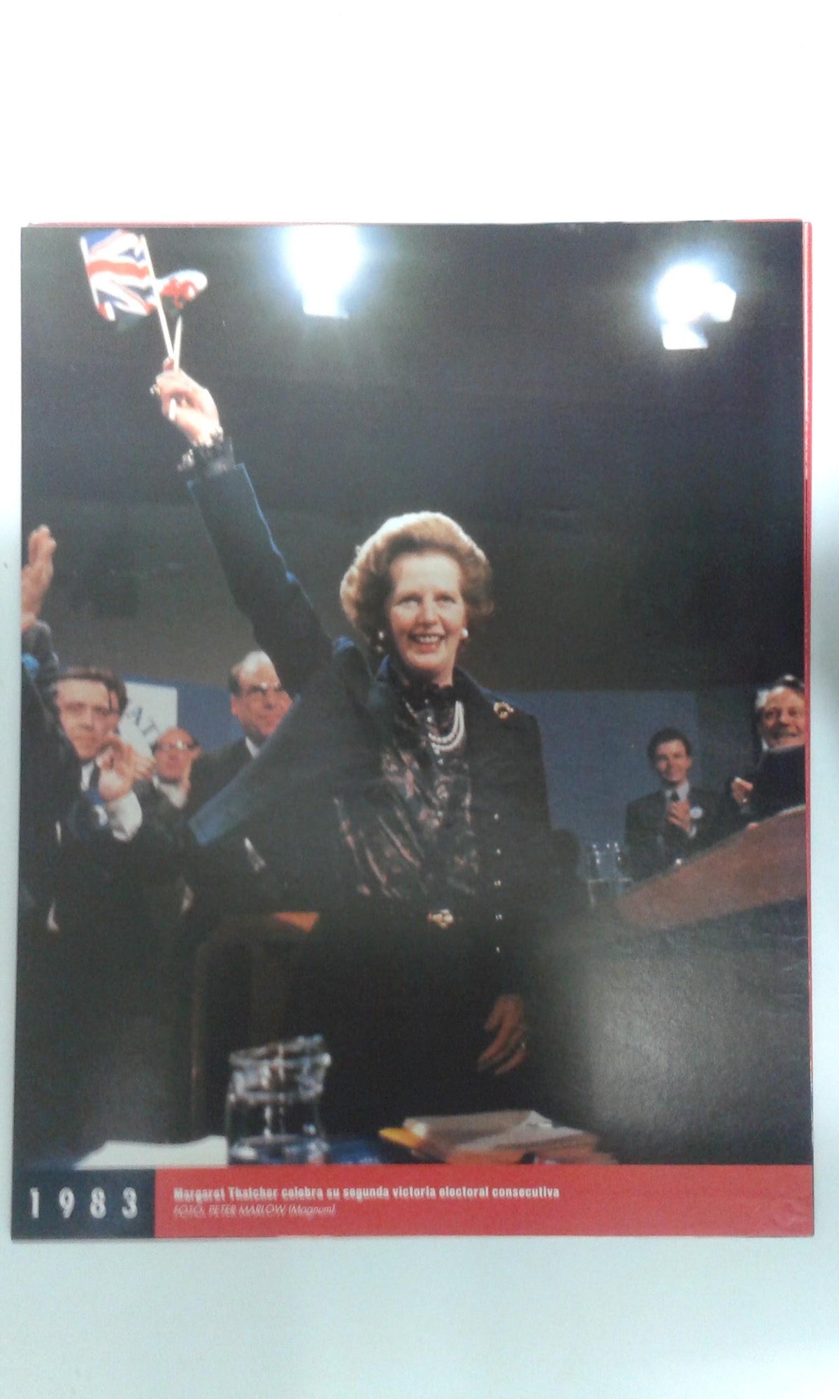 Fotos que hacen historia año 1983: Margaret Thatcher celebrando su segunda victoria electoral