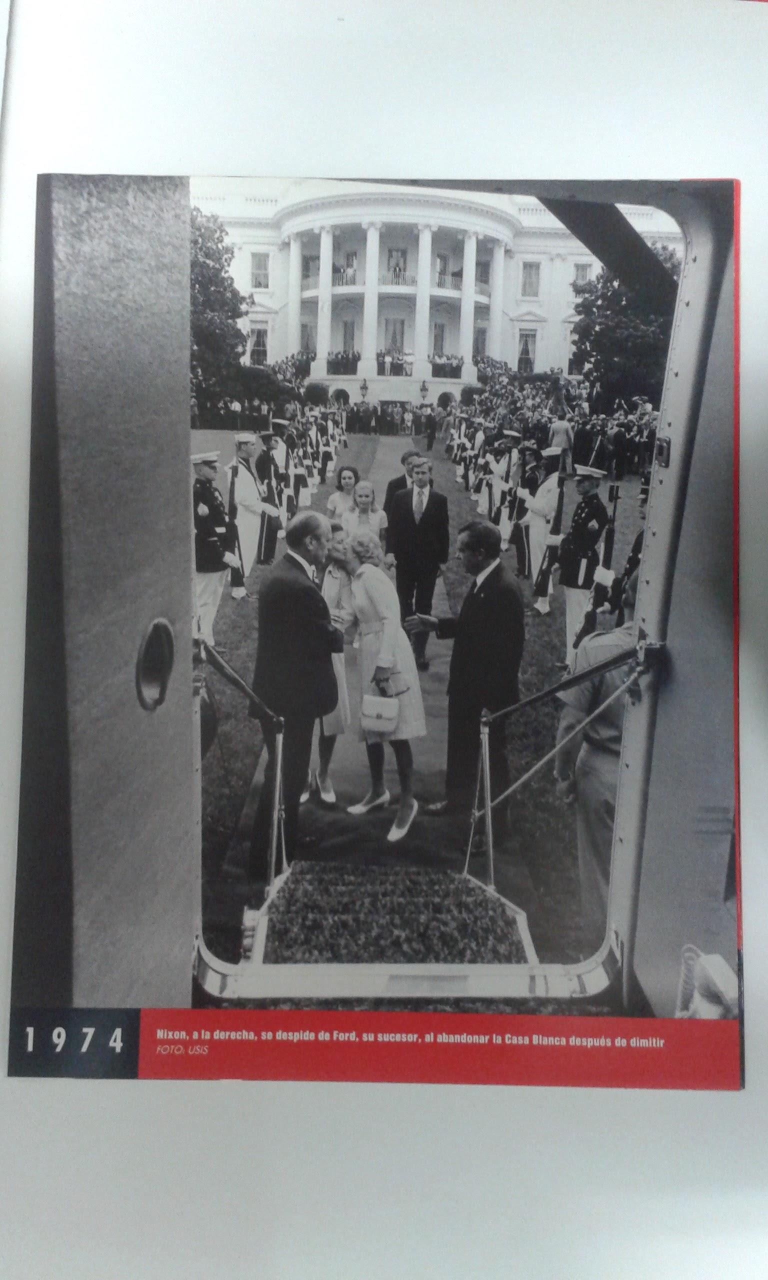 Fotos que hacen historia año 1974: Nixon abandonando la casa blanca despues de dimitir