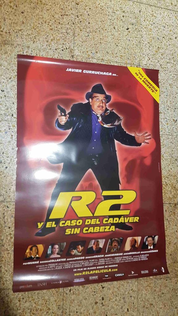 Poster cine: R2 y el caso del cadaver sin cabezas