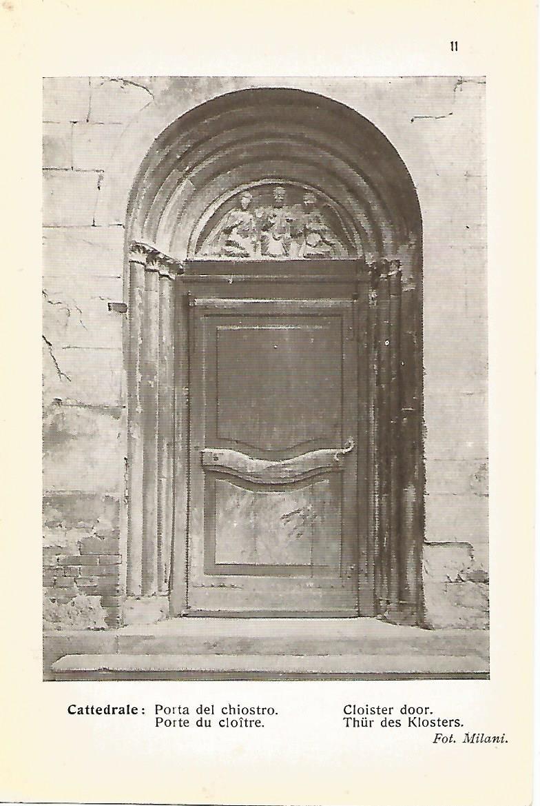 Lamina 636: CATEDRAL DE PIACENZA. Puerta del Claustro