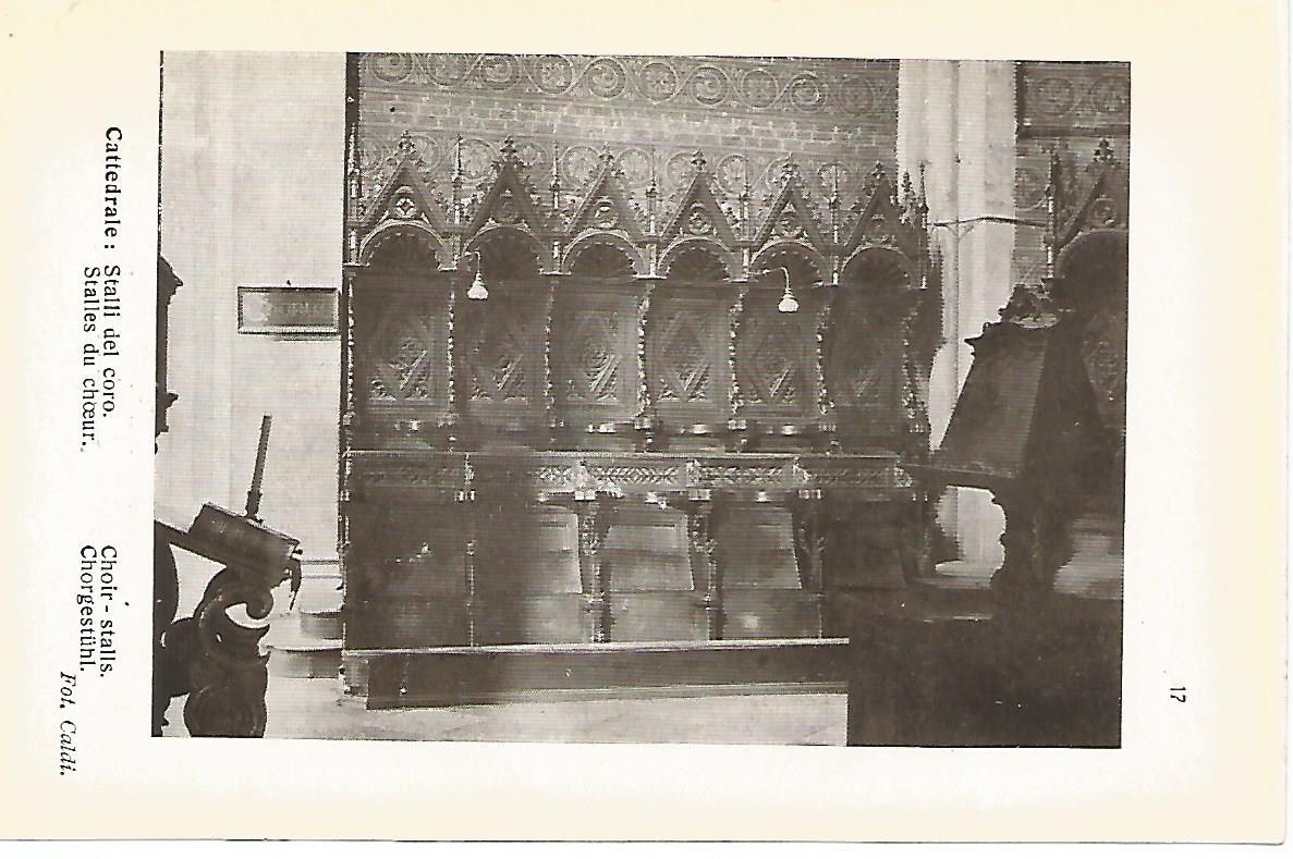 Lamina 610: CATEDRAL DE PIACENZA. Sillas del Coro