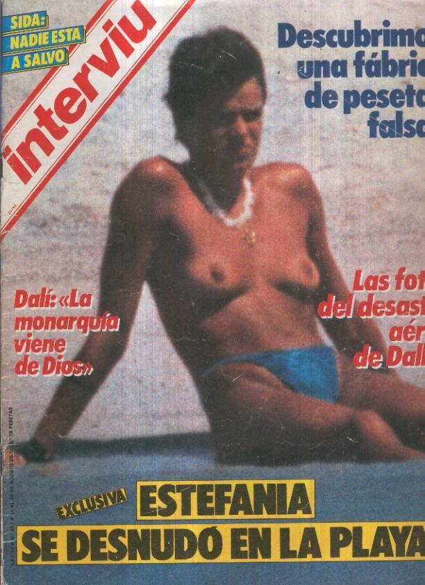 INTERVIU numero 0483: ESTEFANIA DE MONACO, se desnudo en la playa