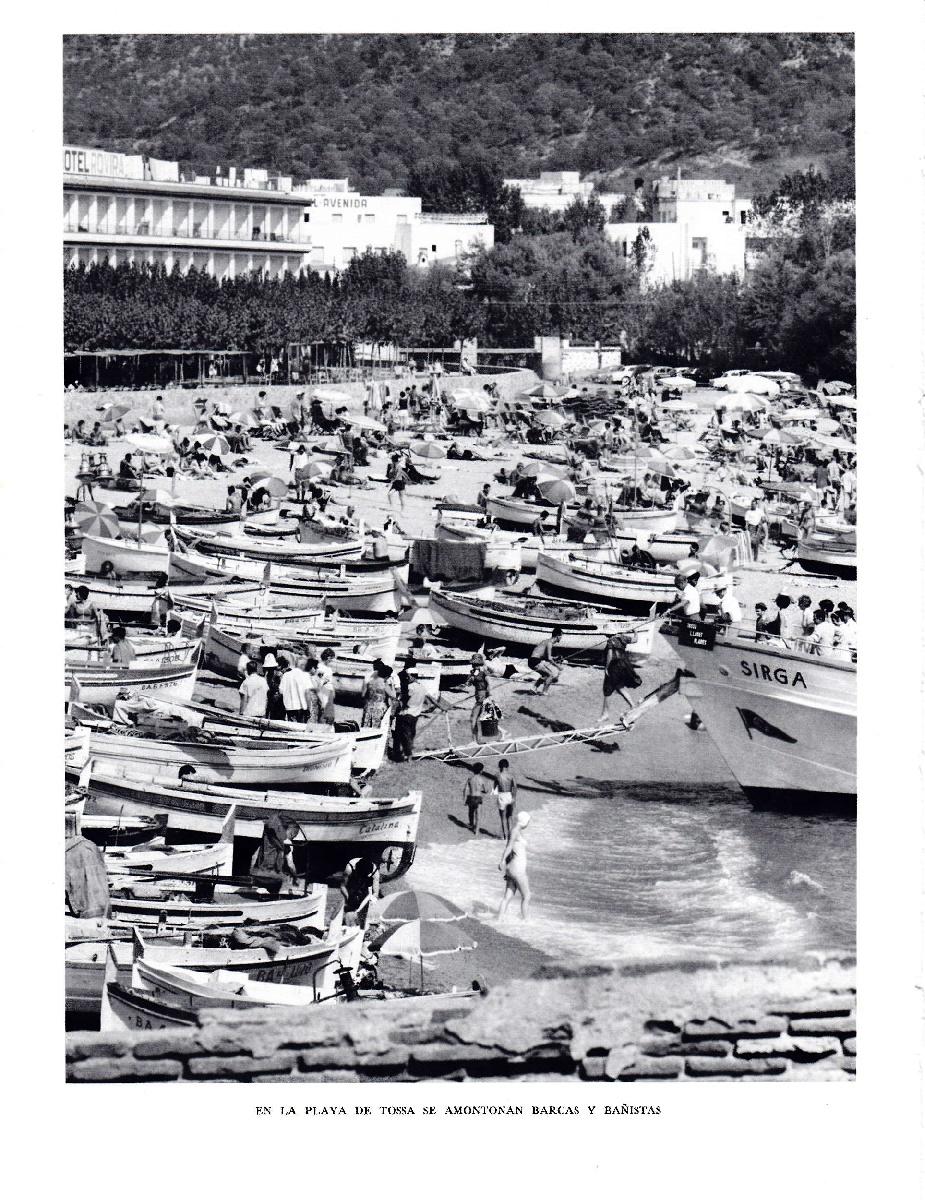 LAMINA 5663: Playa de Tossa barcas y bañistas