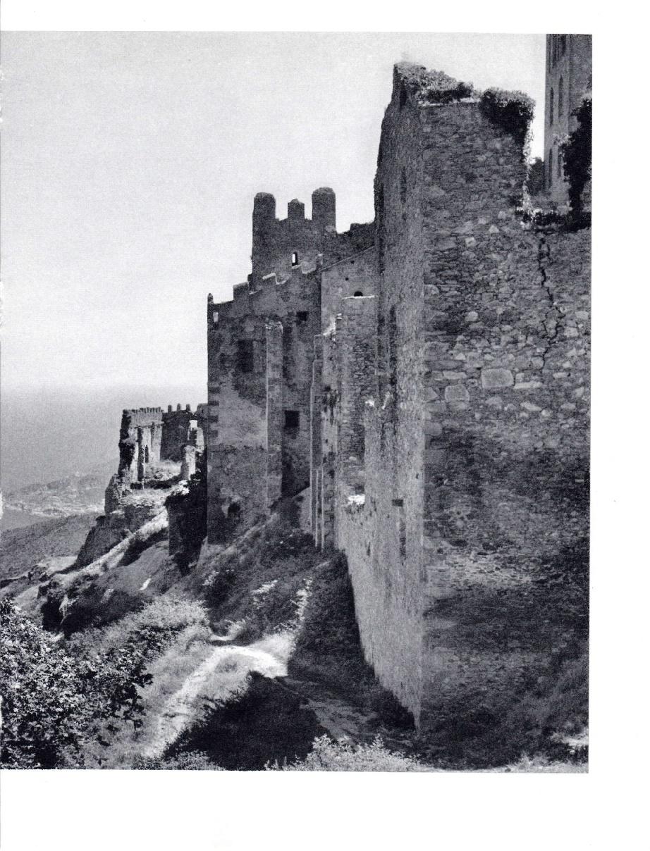 LAMINA 5848: Sant Pere de Roda domina costa y mar