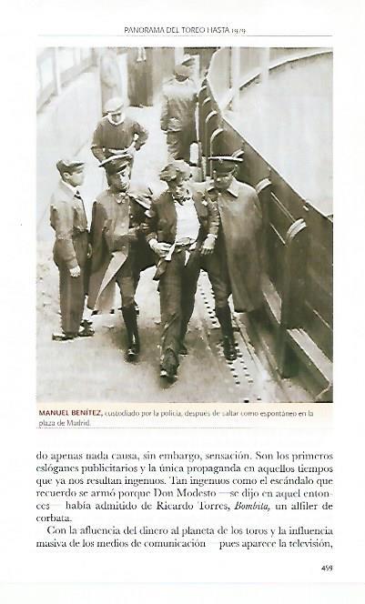 LAMINA COSSIO 50434: Manuel Benitez el Cordobes con la policia en Madrid