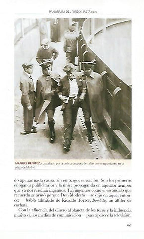 LAMINA COSSIO 50434: Manuel Benitez el Cordobes con la policia en Madrid