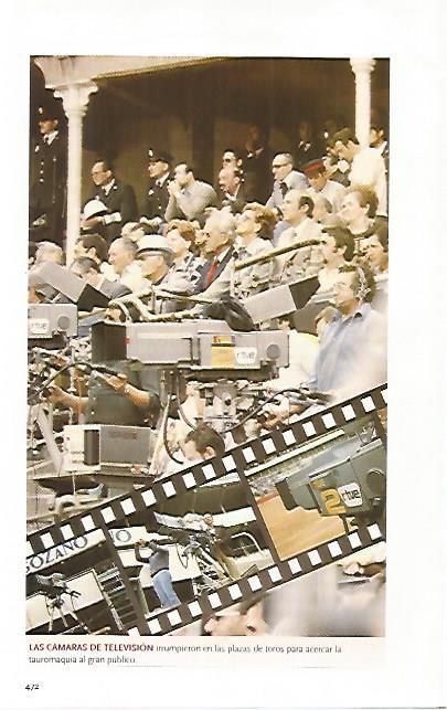 LAMINA COSSIO 50440: Camaras de TVE en la  plaza