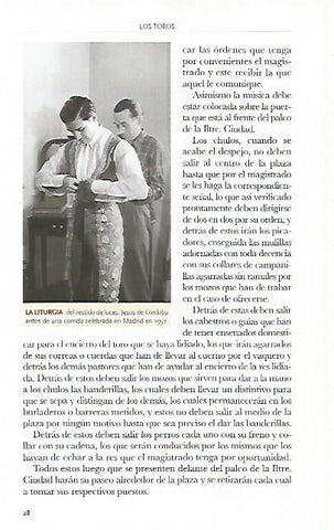 LAMINA COSSIO 50555: Jesus de Cordoba vistiendose en 1952