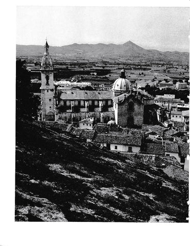 LAMINA 6013: Jativa apiñada entorno a su Seo