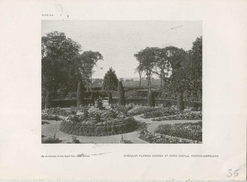 Jardines ingleses lamina 35: Circular Flower Garden at Ford Castle, Northumberland