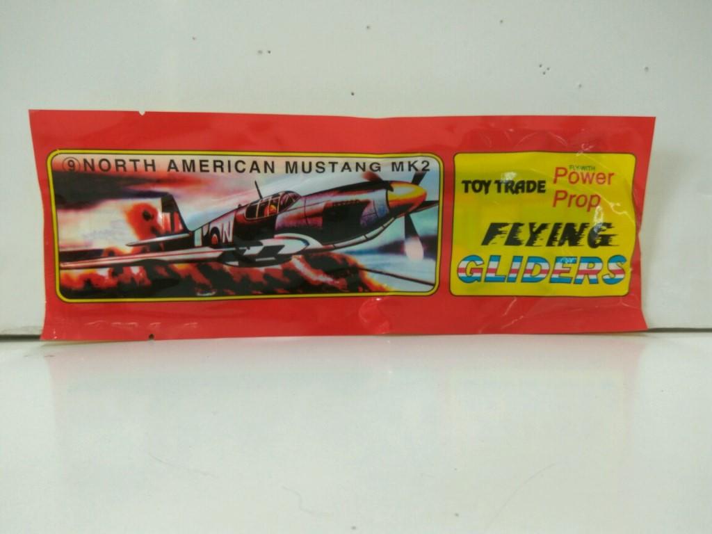 AVION: Flying Gliders KIG, Numero 09: NORTH AMERICAN MUSTANG MK2