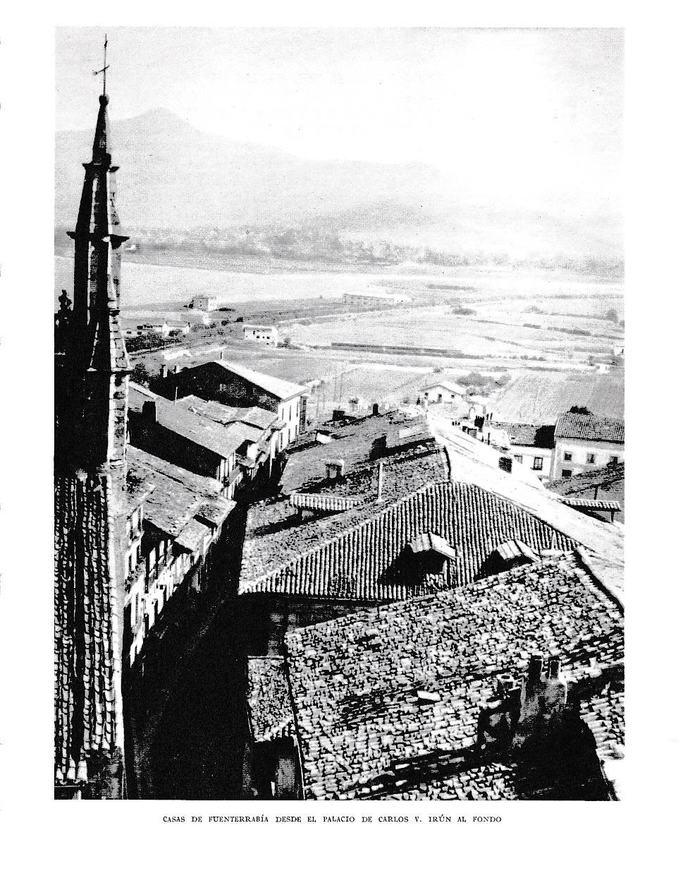 LAMINA 6193: Casas d Fuenterrabia desde palacio Carlos V y vista Irun