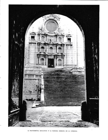 LAMINA 6341: La monumental escalinata y la fachada de la catedral de Gerona