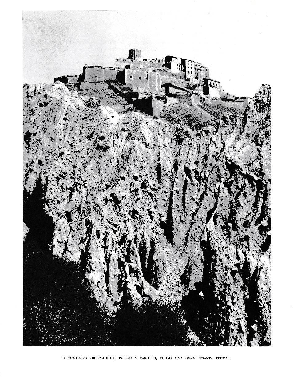 LAMINA 6437: Cardona pueblo y castillo forma una estampa feudal