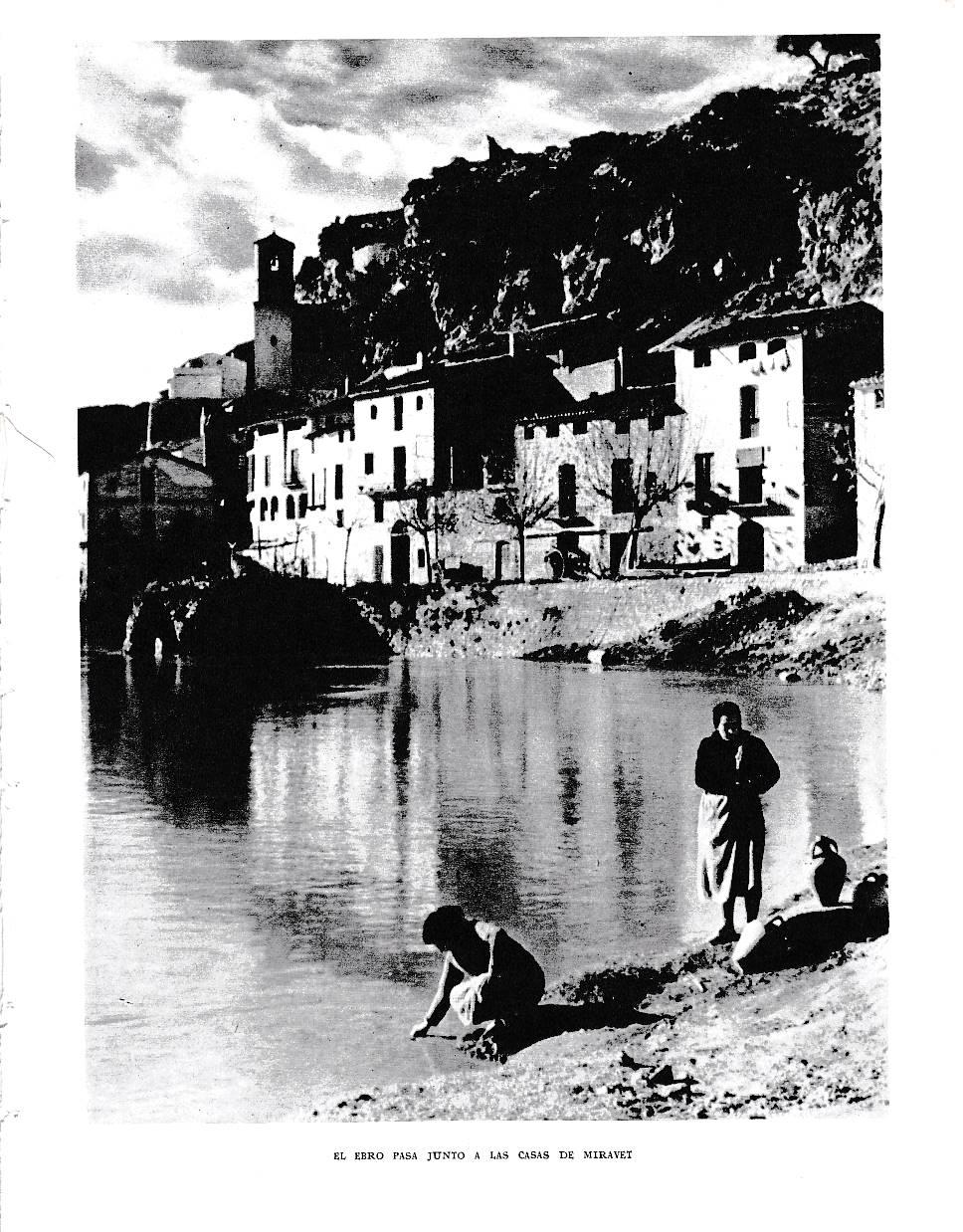 LAMINA 6560: El rio Ebro pasa por las casas de Miravet