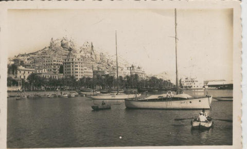 Postal 009576: Castillo de Santa Barbara desde el puerto de Alicante