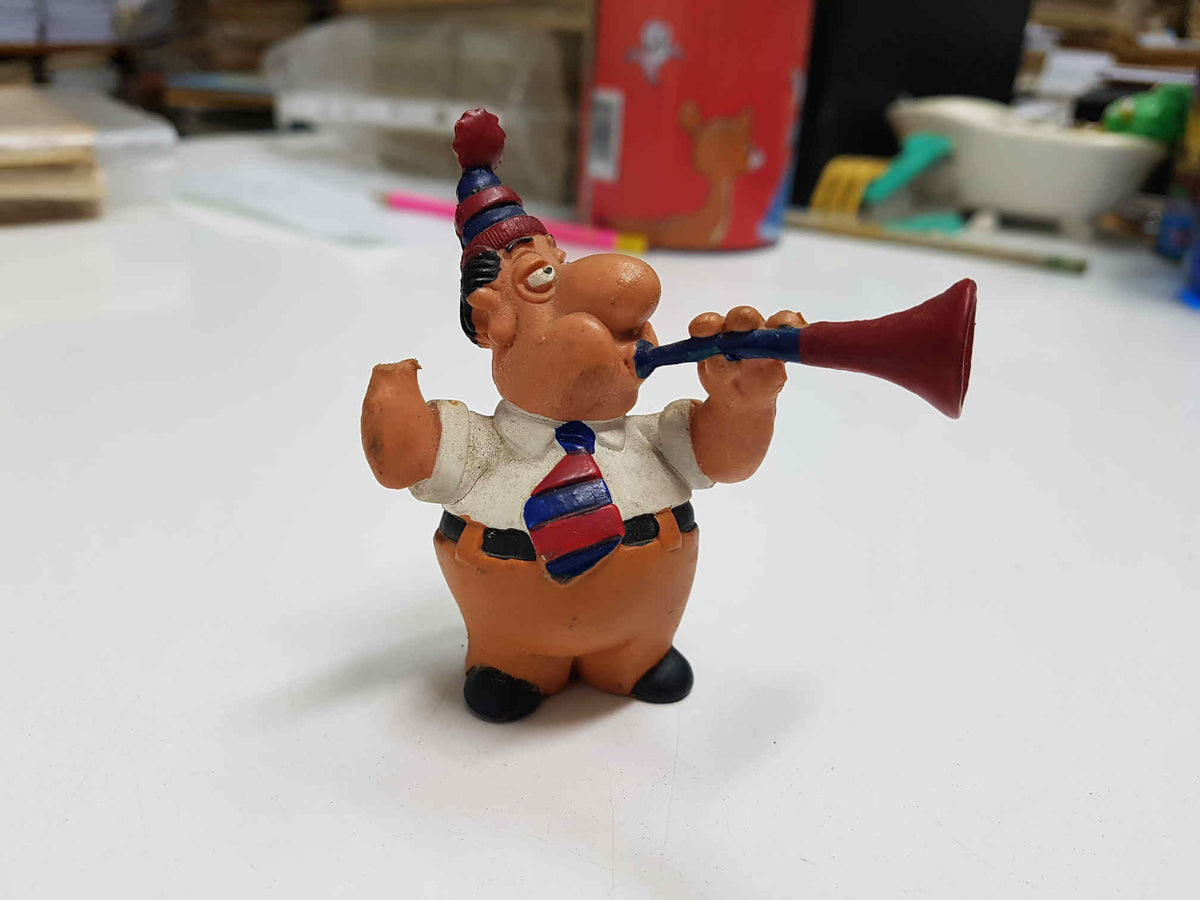 Figura Jordi Cule tocando la trompeta
