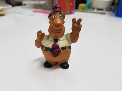 Figura Jordi Cule haciendo signo de victoria