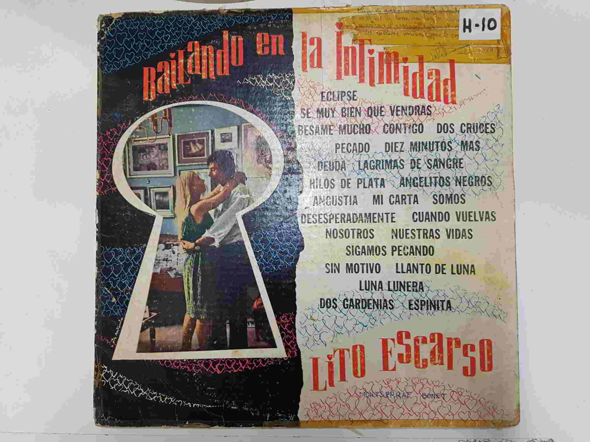 LP: Bailando en la intimidad, Lito Escarso y su conjunto. Music-Hall. Mal estado tanto cubierta exterior como interior