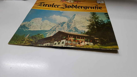 LP: Saludos del tirol, Temas: Saludo-Jodler, En la Herreria del pueblo, Cuando Amanece