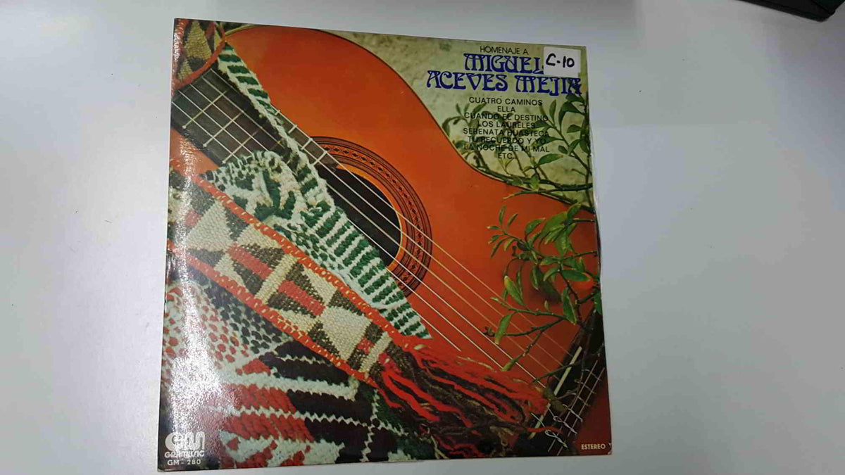 LP, Gramusic: Homenaje a Miguel Aceves Mejia - Cuatro caminos, Ando volando bajo