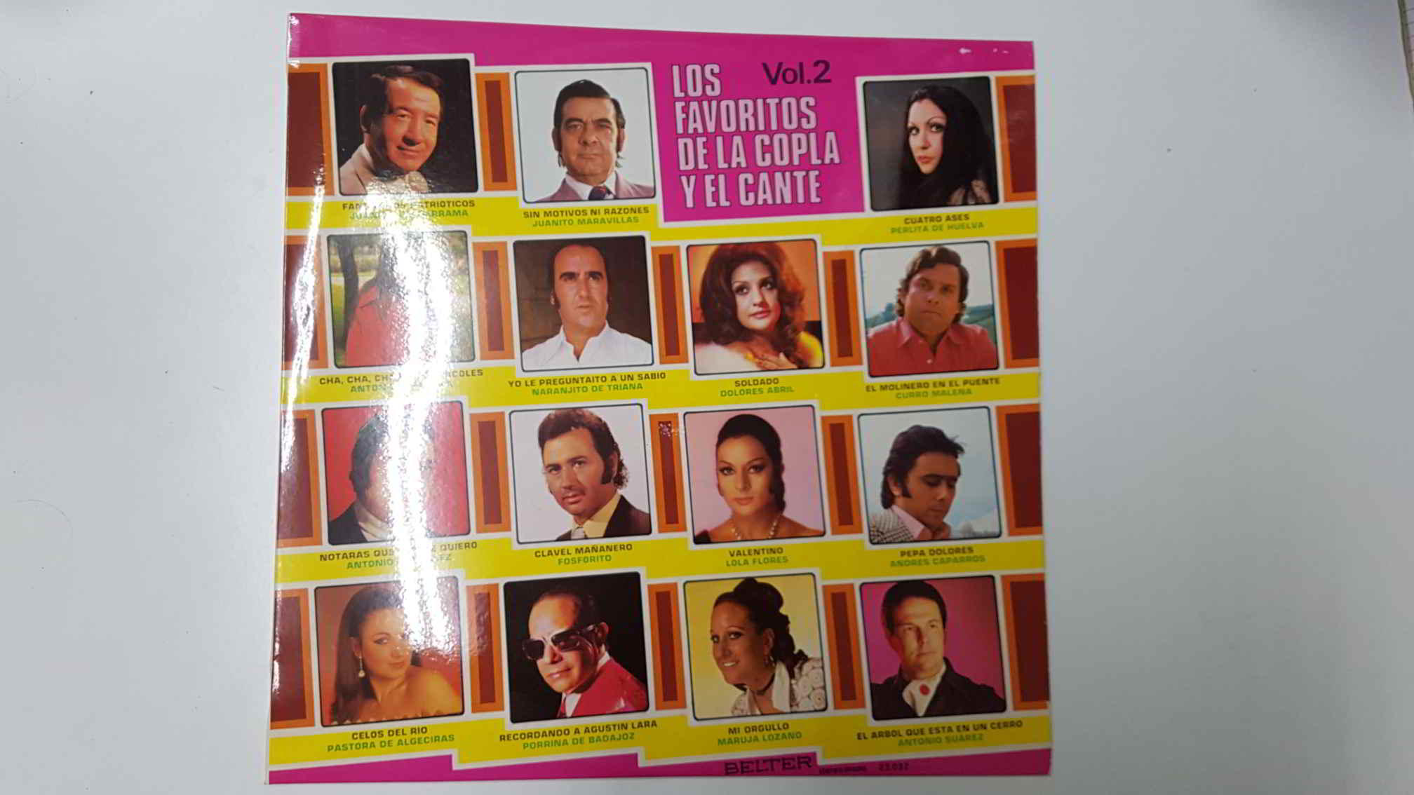 LP: Los Favoritos de la Copla y el cante vol 2. Fandangos Patrioticos (Juanito Valderrama), Cuatro Ases (Perlita de Huelva)