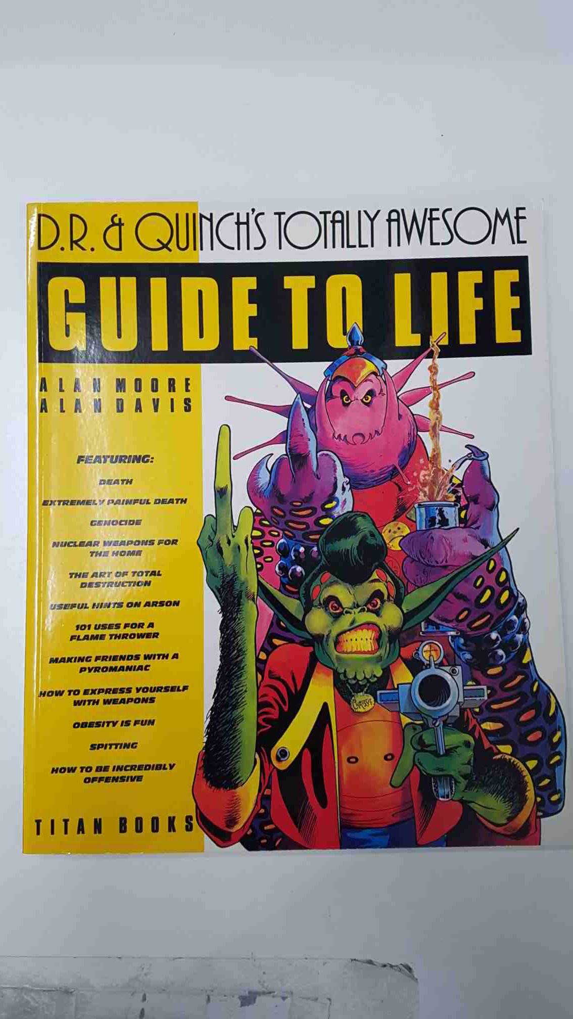 comic: Guide to Life, D.R. Quinchs Totally Awesome - Alan Moore, Alan Davis. Time Twisters