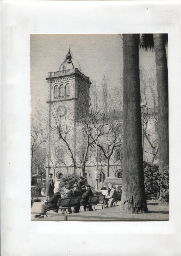 50 racons de Barcelona lamina 26: Plaza de la Universidad