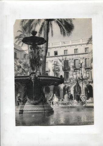 50 racons de Barcelona lamina 34: Plaza Real