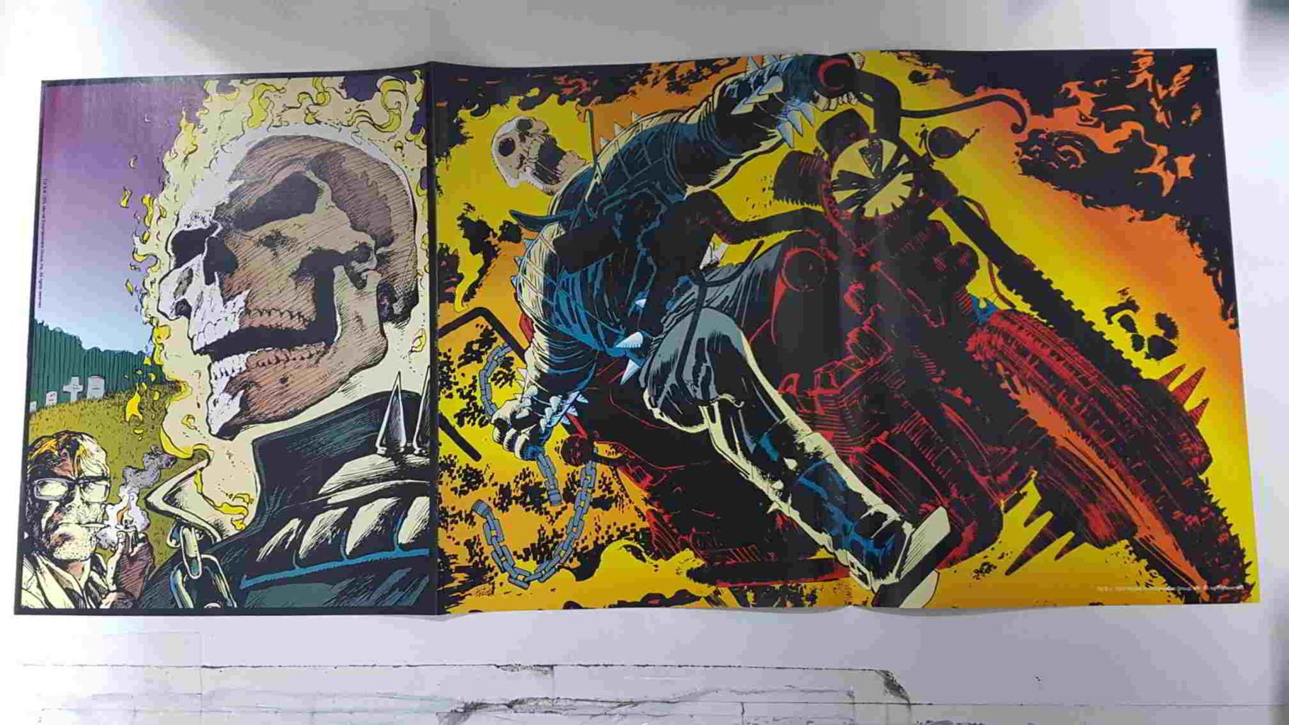 Poster doble: Ghost Rider (El Motorista Fantasma) llevando a una chica en la moto. Proveniente de Ghost Rider Poster Magazine vol. 1 num 1