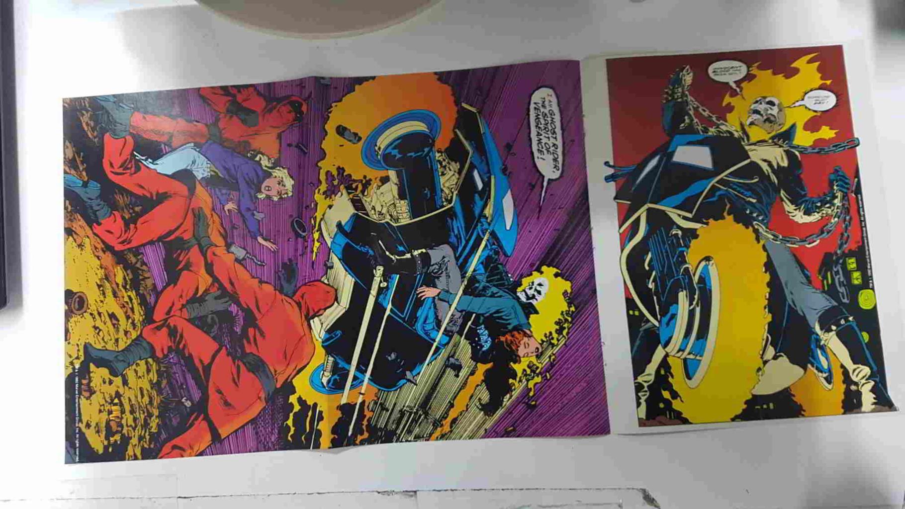 Poster doble: Ghost Rider (El Motorista Fantasma) llevando a una chica en la moto. Proveniente de Ghost Rider Poster Magazine vol. 1 num 1