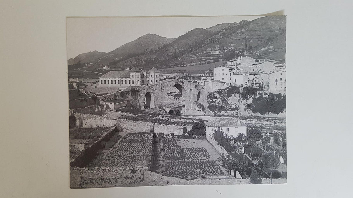 Foto facsimil del Pont sobre el riu Ter a sant joan de les abadesses (girona)
