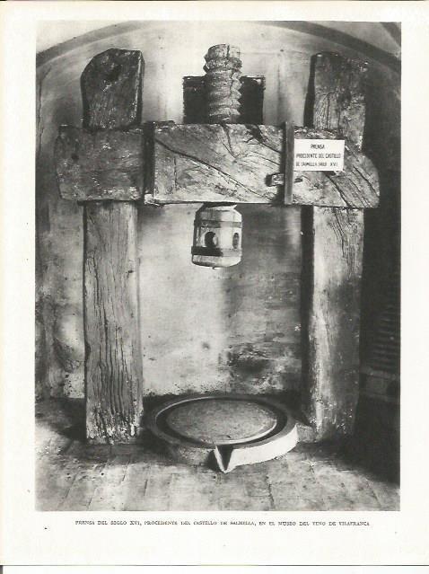 LAMINA 21716: Prensa del siglo XVI del Castillo de Salmella en el Museo del Vino de Vilafranca