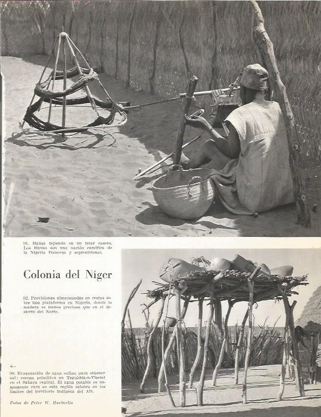 LAMINA 26387: Hausa tejiendo en un telar