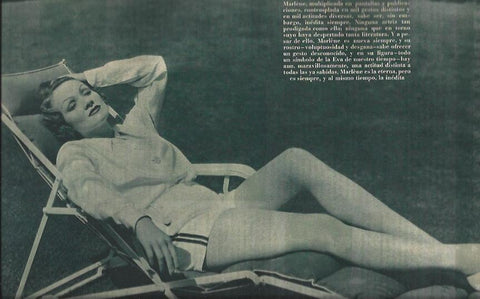 LAMINA 30681: Marlene Dietrich en un jardin