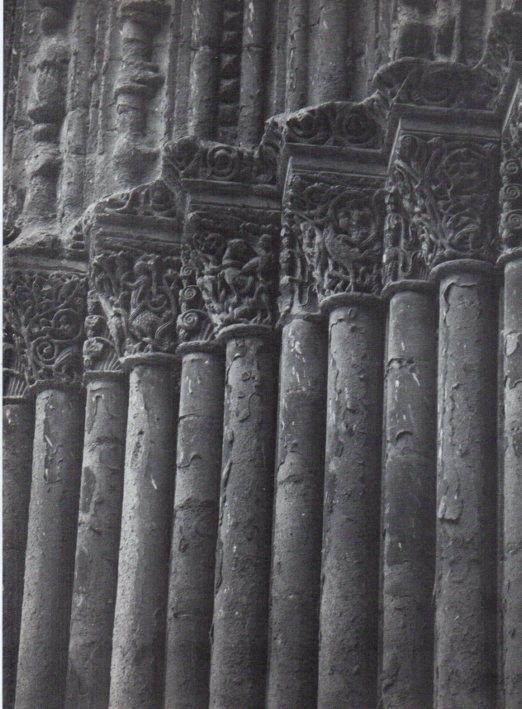 LAMINA V15282: Esglesia d'Agramunt. Decoracio de les columnes