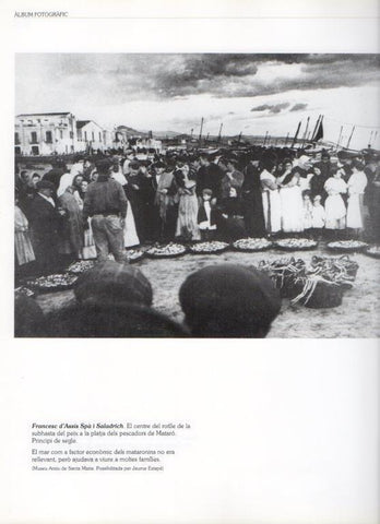 LAMINA V16267: Subasta de pescado en la playa de Mataro año 1900