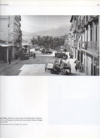 LAMINA V16219: Carretas y coches frente al Hotel Mundial de la Seu d'Urgell 1935