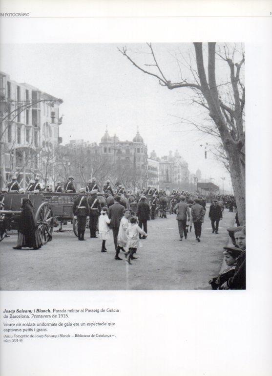 LAMINA V16231: Parada militar en el Passeig de Gracia de Barcelona primavera de 1915