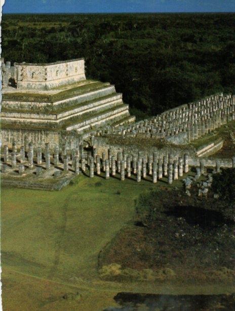 LAMINA V18294: Vista aerea columnas del Templo de los Guerreros