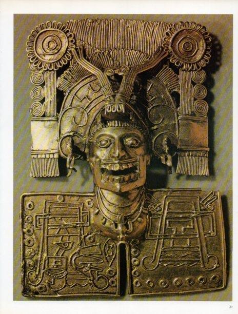 LAMINA V18266: Pectoral de oro con la figura de Mictlantecuhtli dios de la muerte