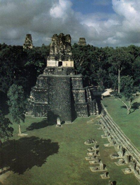 LAMINA V18268: Vista del Templo de las Mascaras en Tikal Guatemala