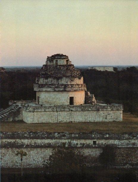 LAMINA V18303: El Caracol de Chichen Itza