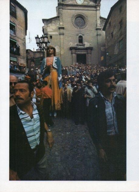 LAMINA V19864: La geganta de Berga a la festa de la Patum