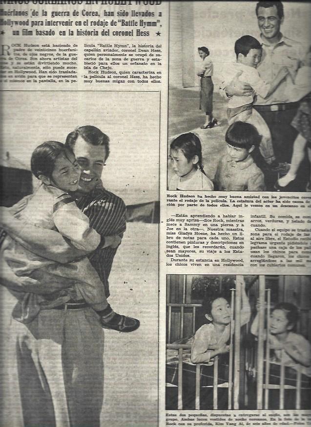 LAMINA 32925: Rock Hudson con niños de Corea